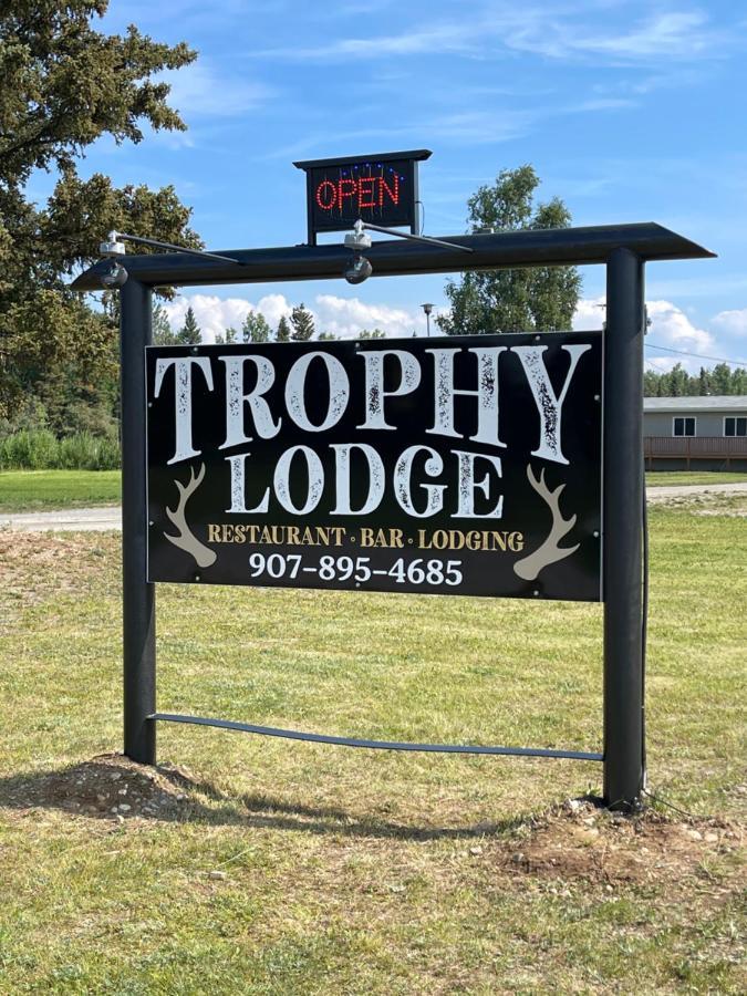 Trophy Lodge Accommodations Delta Junction Exterior photo